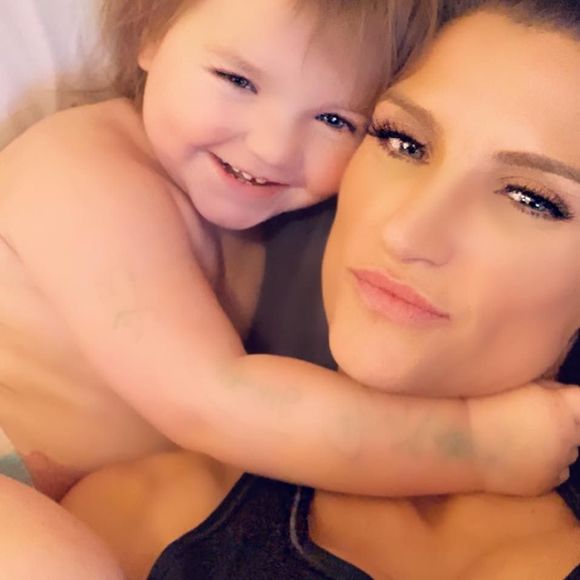 Meet your Posher, Jennifer - Picture 1 of 1